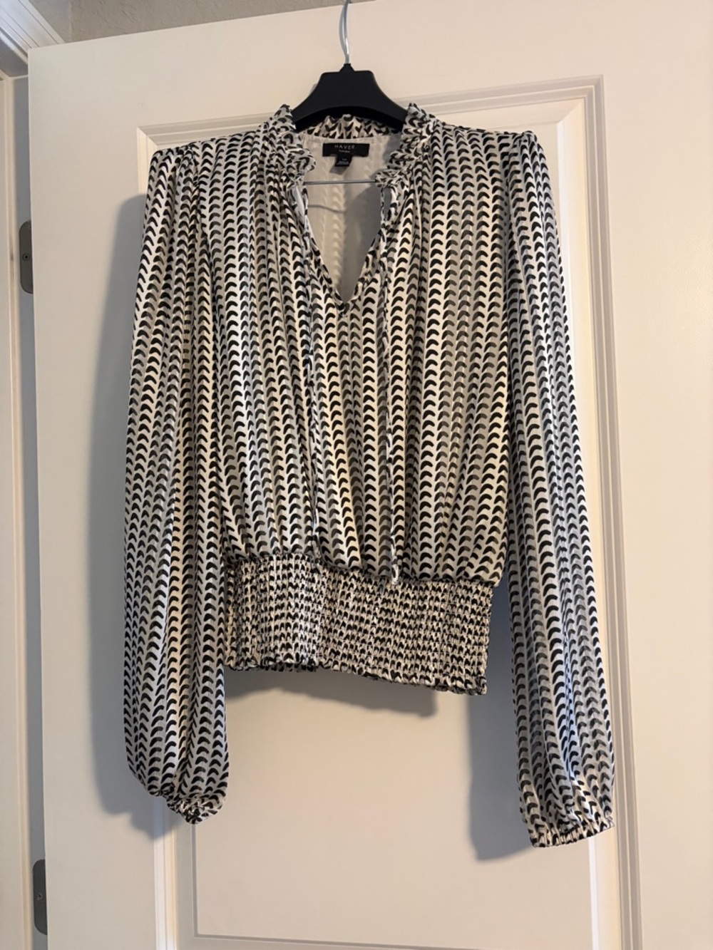 Haver ladies long sleeve blouse size S, white, black, gold